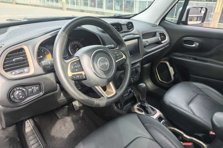 Used Jeep Renegade 2018 Connected Large Screen Version 180TS Automatic Four-Wheel Drive All-Terrain Version Steering Wheel
