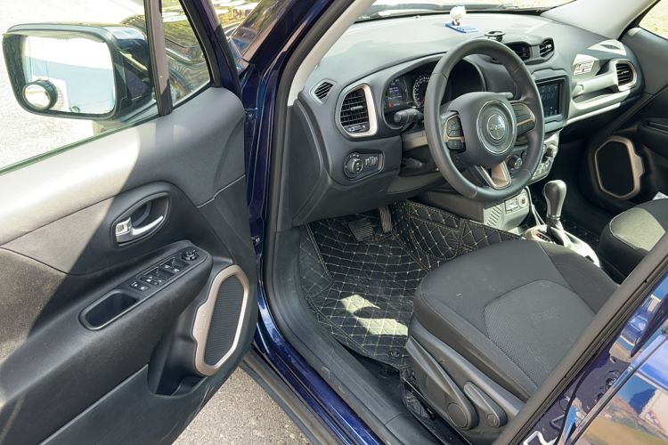 Used Jeep Renegade 2018 Connected Large Screen Version 180T Automatic High-Energy Edition Driver Seat
