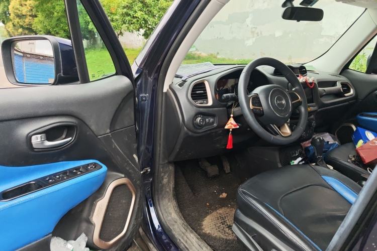 Used Jeep Renegade 2018 Connected Large Screen Version 180T Automatic High-Energy Edition Driver Seat