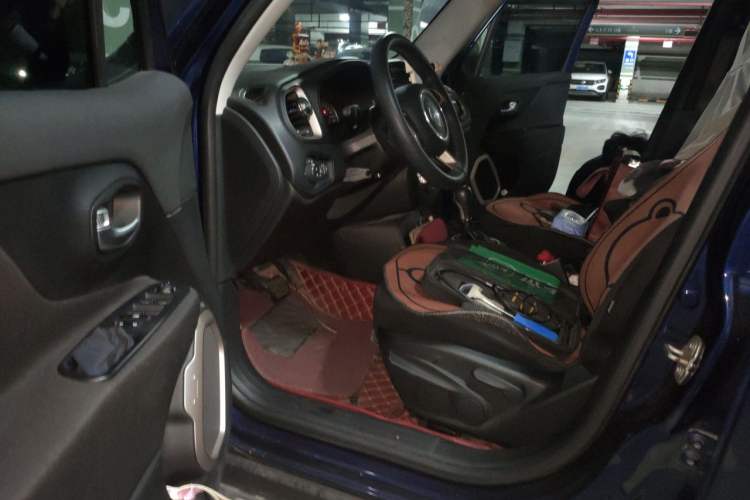 Used Jeep Renegade 2018 Connected Large Screen Version 180T Automatic High-Energy Edition Driver Seat
