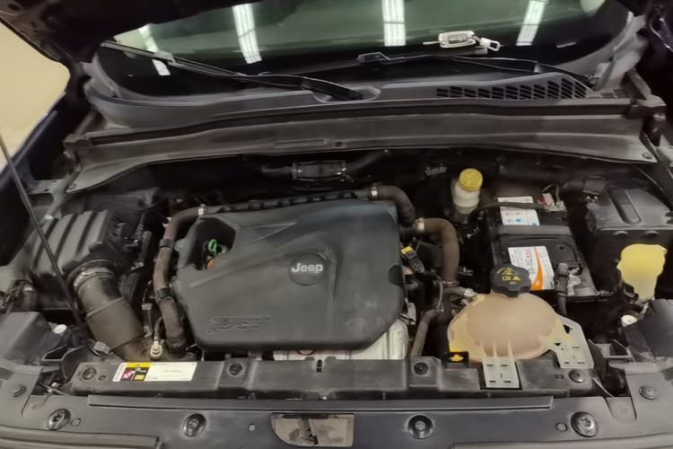 Used Jeep Renegade 2018 Connected Large Screen Version 180T Automatic High-Energy Edition Engine Bay