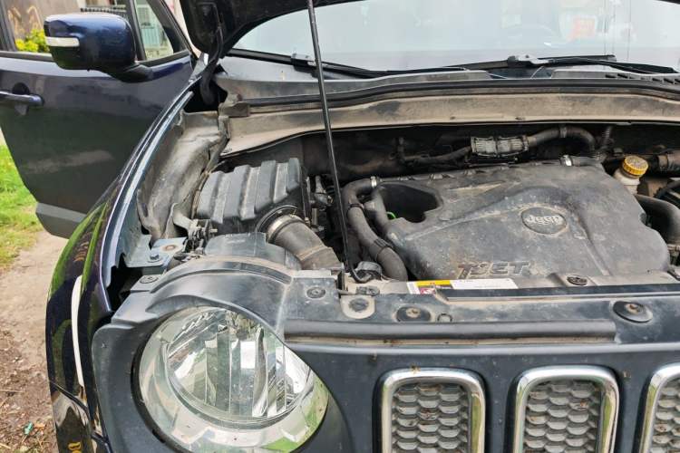 Used Jeep Renegade 2018 Connected Large Screen Version 180T Automatic High-Energy Edition Engine Bay Right