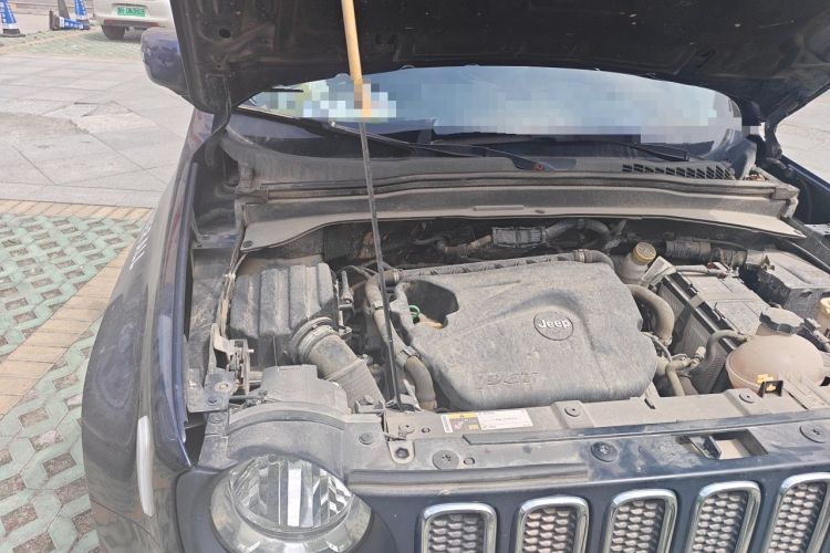 Used Jeep Renegade 2018 Connected Large Screen Version 180T Automatic High-Energy Edition Engine Bay Right