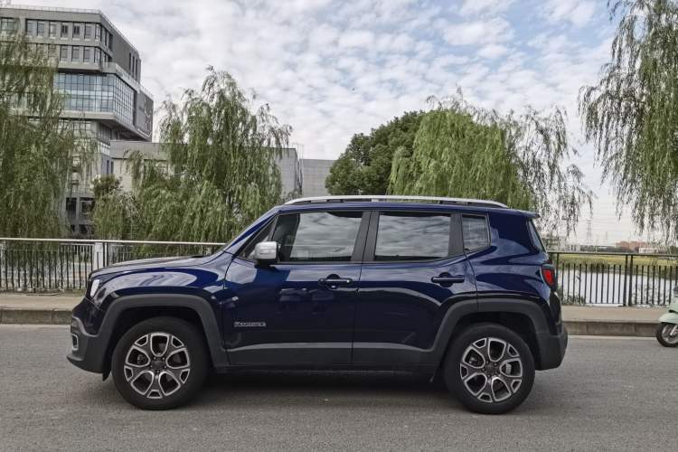 Used Jeep Renegade 2018 Connected Large Screen Version 180TS Automatic Four-Wheel Drive All-Terrain Version Exterior 4