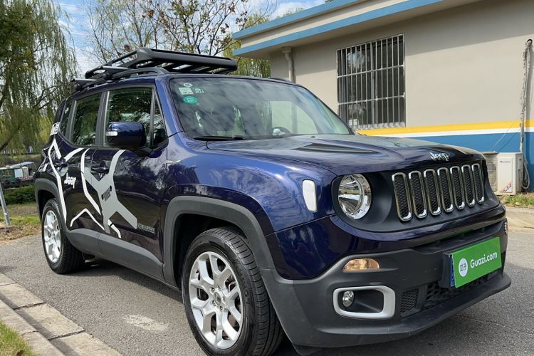 Used Jeep Renegade 2018 Connected Large Screen Version 180T Automatic High-Energy Edition Front Right 45 Deg