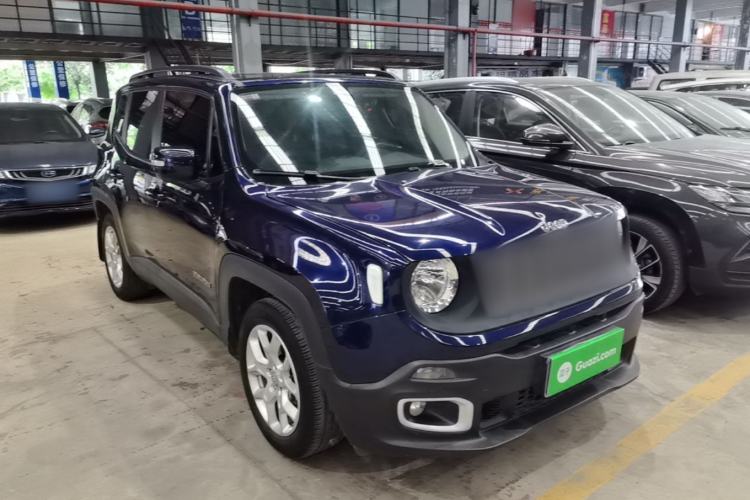 Used Jeep Renegade 2018 Connected Large Screen Version 180T Automatic High-Energy Edition Front Right 45 Deg