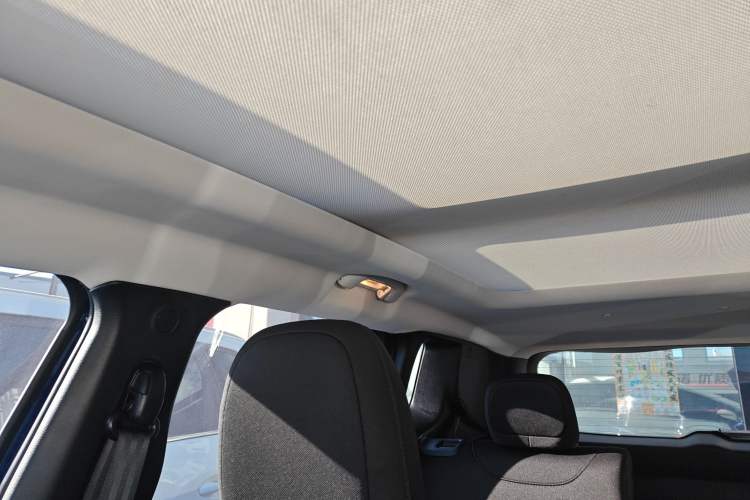 Used Jeep Renegade 2018 Connected Large Screen Version 180T Automatic High-Energy Edition Headliner