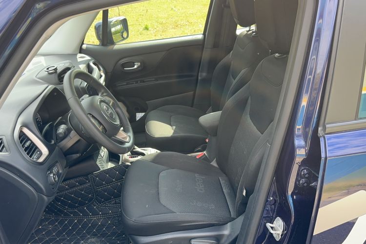 Used Jeep Renegade 2018 Connected Large Screen Version 180T Automatic High-Energy Edition Left Front Seat