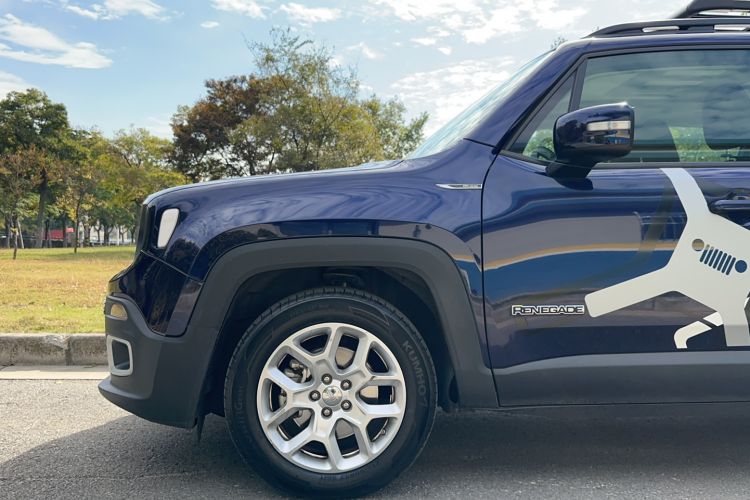 Used Jeep Renegade 2018 Connected Large Screen Version 180T Automatic High-Energy Edition Left Front Wheel Hub
