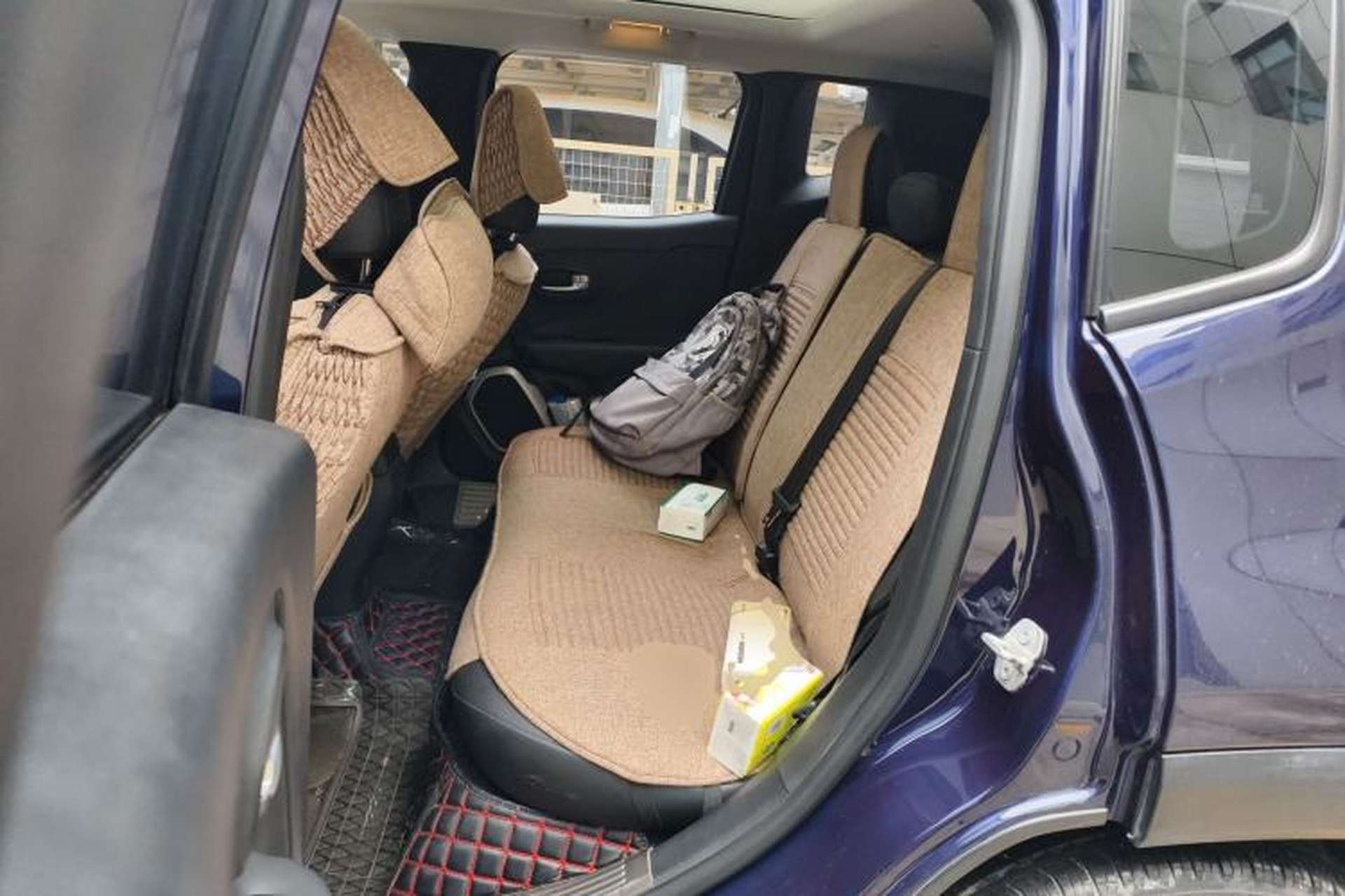 Used Jeep Renegade 2018 Connected Large Screen Version 180T Automatic Smart Version Left Rear Seat