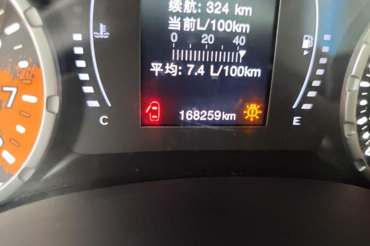 Used Jeep Renegade 2018 Connected Large Screen Version 180T Automatic High-Energy Edition Odometer Close Up