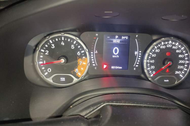 Used Jeep Renegade 2018 Connected Large Screen Version 180T Automatic High-Energy Edition Odometer Close Up