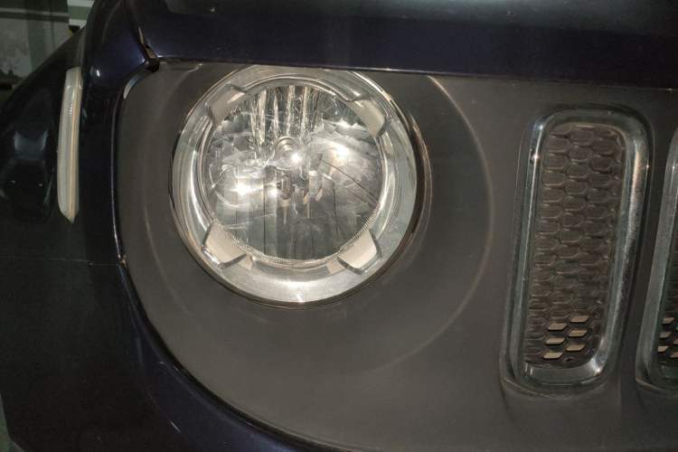 Used Jeep Renegade 2018 Connected Large Screen Version 180T Automatic High-Energy Edition Right Front Headlight