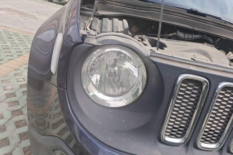 Used Jeep Renegade 2018 Connected Large Screen Version 180T Automatic High-Energy Edition Right Front Headlight