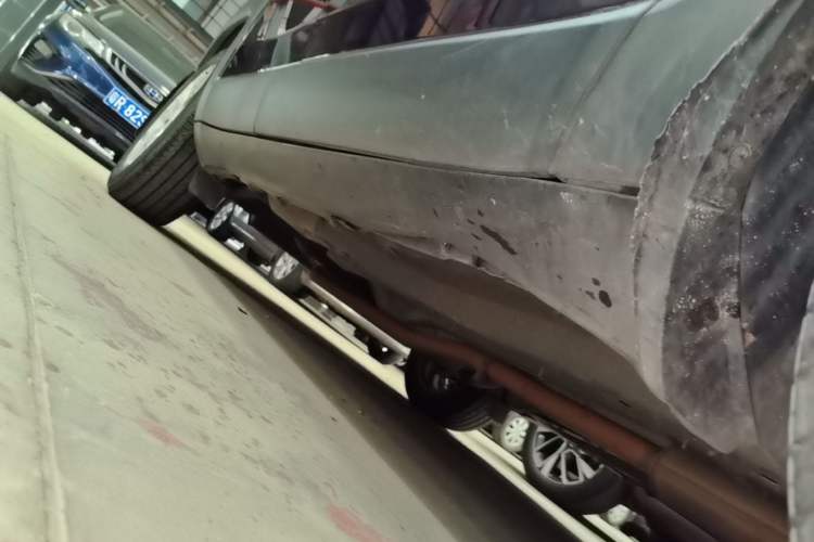 Used Jeep Renegade 2018 Connected Large Screen Version 180T Automatic High-Energy Edition Right Side Sill