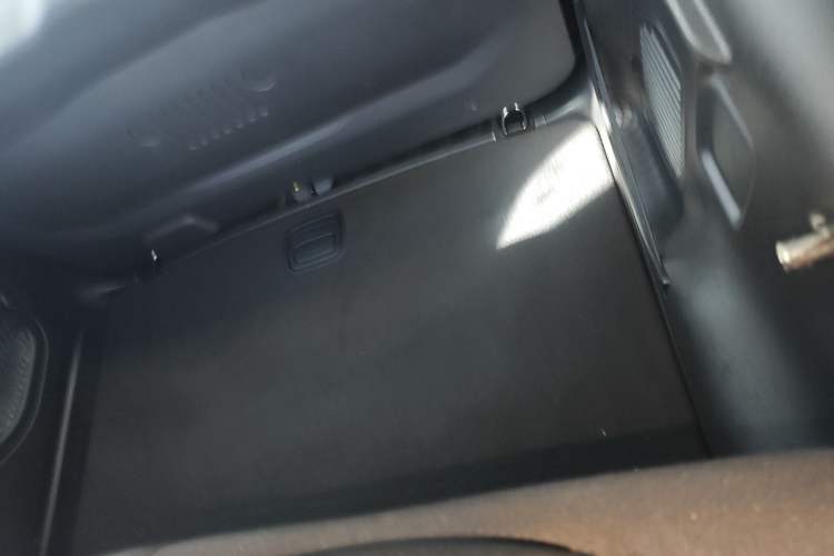 Used Jeep Renegade 2018 Connected Large Screen Version 180T Automatic High-Energy Edition Trunk