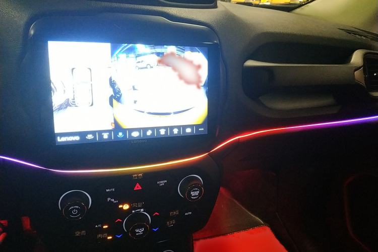 Used Jeep Renegade 2018 Connected Large Screen Version 180T Automatic Jingneng Version Audio And AC Panel