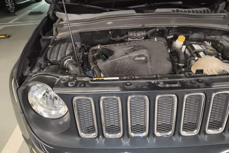 Used Jeep Renegade 2018 Connected Large Screen Version 180T Automatic Jingneng Version Engine Bay Right
