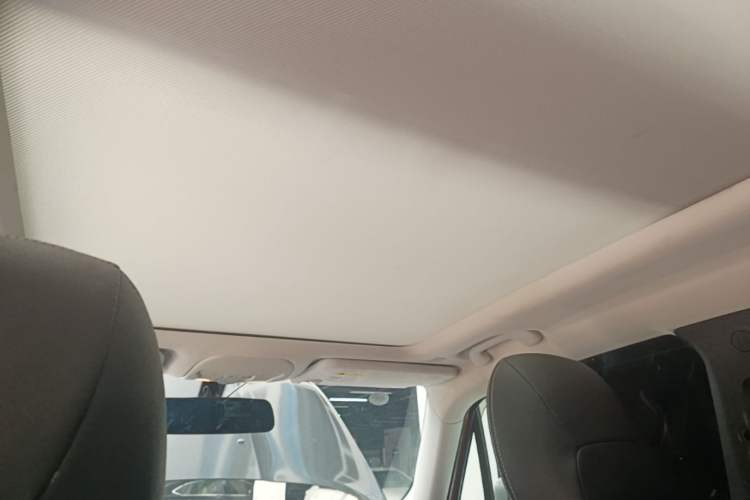Used Jeep Renegade 2018 Connected Large Screen Version 180T Automatic High-Energy Edition Headliner