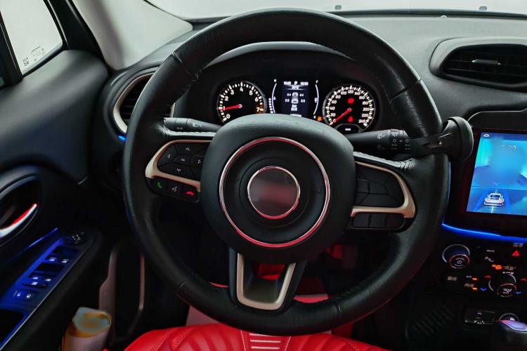 Used Jeep Renegade 2018 Connected Large Screen Version 180T Automatic Jingneng Version Interior 3