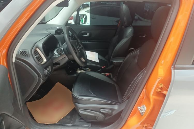 Used Jeep Renegade 2018 Connected Large Screen Version 180T Automatic High-Energy Edition Left Front Seat