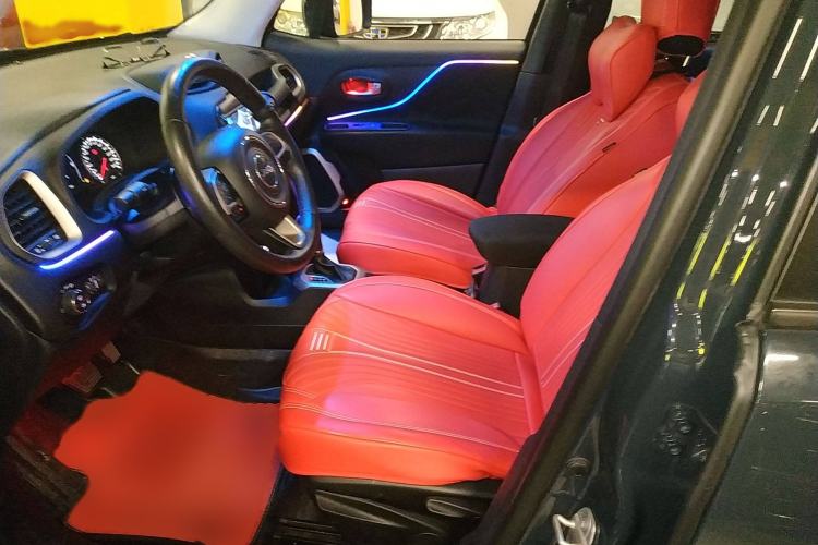 Used Jeep Renegade 2018 Connected Large Screen Version 180T Automatic Jingneng Version Left Front Seat