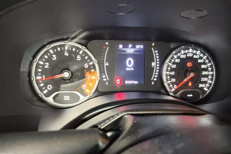 Used Jeep Renegade 2018 Connected Large Screen Version 180T Automatic Jingneng Version Odometer Close Up