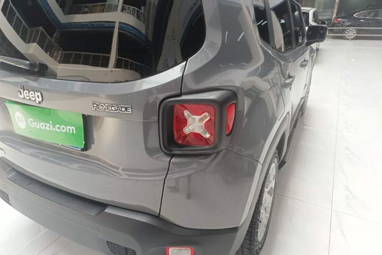 Used Jeep Renegade 2018 Connected Large Screen Version 180T Automatic High-Energy Edition Right Rear Taillight