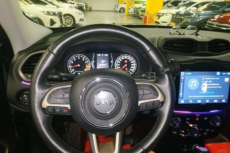 Used Jeep Renegade 2018 Connected Large Screen Version 180T Automatic Jingneng Version Steering Wheel