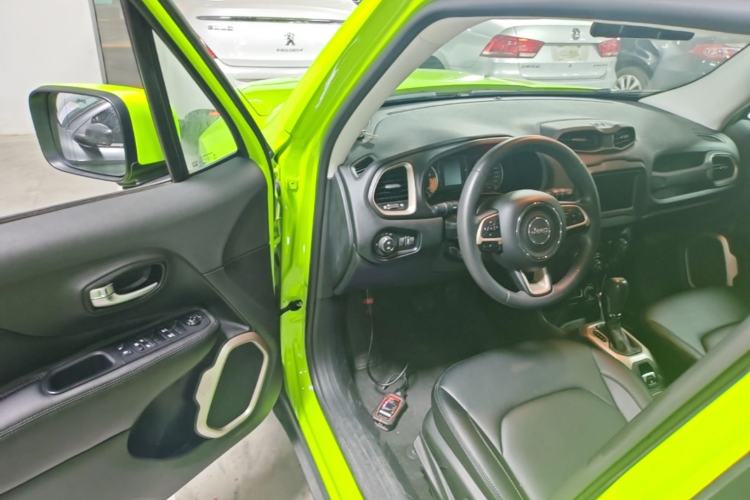 Used Jeep Renegade 2018 Connected Large Screen Version 180T Automatic High-Energy Edition Driver Seat