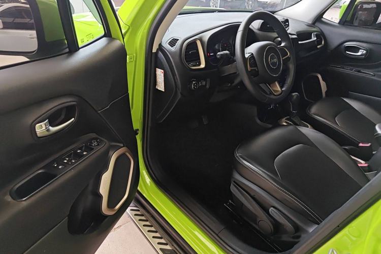 Used Jeep Renegade 2018 Connected Large Screen Version 180T Automatic High-Energy Edition Driver Seat