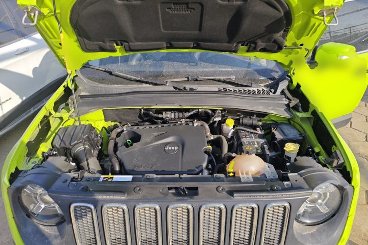 Used Jeep Renegade 2018 Connected Large Screen Version 180T Automatic High-Energy Edition Engine Bay