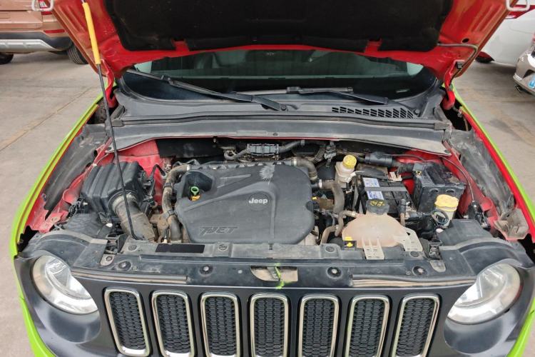 Used Jeep Renegade 2018 Connected Large Screen Version 180T Automatic High-Energy Edition Engine Bay