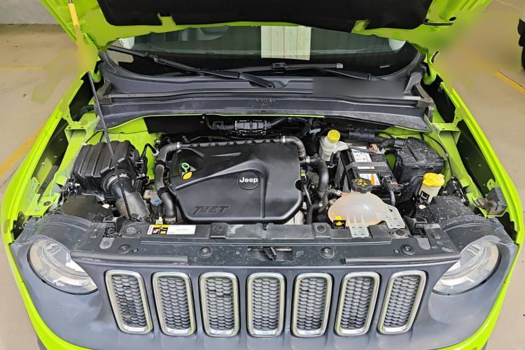 Used Jeep Renegade 2018 Connected Large Screen Version 180T Automatic High-Energy Edition Engine Bay