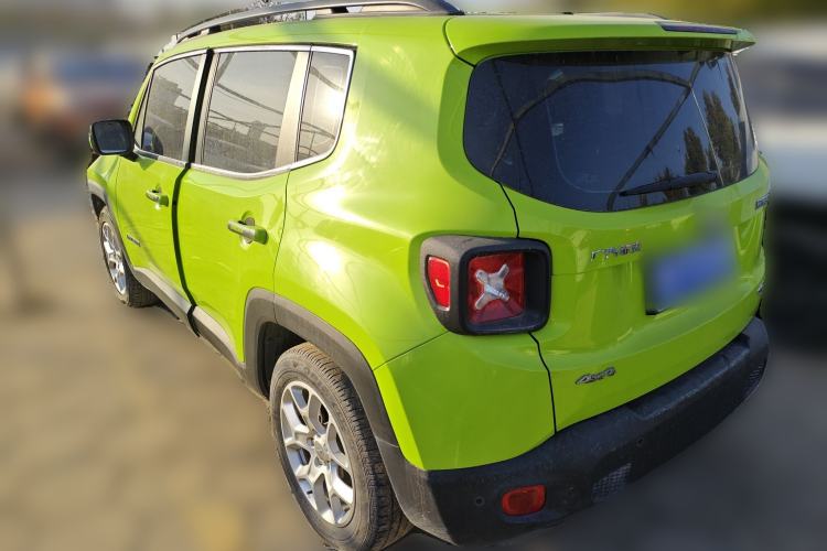 Used Jeep Renegade 2018 Connected Large Screen Version 180T Automatic High-Energy Edition Exterior 3