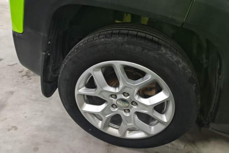 Used Jeep Renegade 2018 Connected Large Screen Version 180T Automatic High-Energy Edition Exterior 5