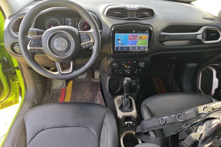 Used Jeep Renegade 2018 Connected Large Screen Version 180T Automatic High-Energy Edition Interior 2