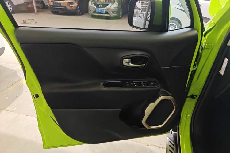 Used Jeep Renegade 2018 Connected Large Screen Version 180T Automatic High-Energy Edition Left Front Door Interior