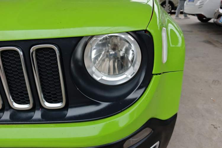 Used Jeep Renegade 2018 Connected Large Screen Version 180T Automatic High-Energy Edition Left Front Headlight