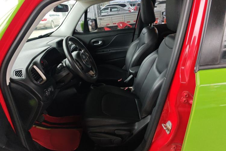 Used Jeep Renegade 2018 Connected Large Screen Version 180T Automatic High-Energy Edition Left Front Seat