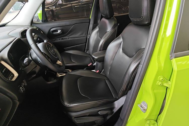 Used Jeep Renegade 2018 Connected Large Screen Version 180T Automatic High-Energy Edition Left Front Seat