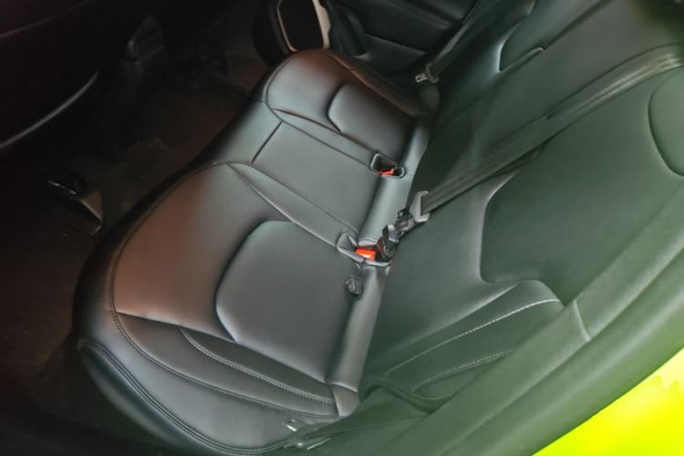 Used Jeep Renegade 2018 Connected Large Screen Version 180T Automatic High-Energy Edition Left Rear Seat