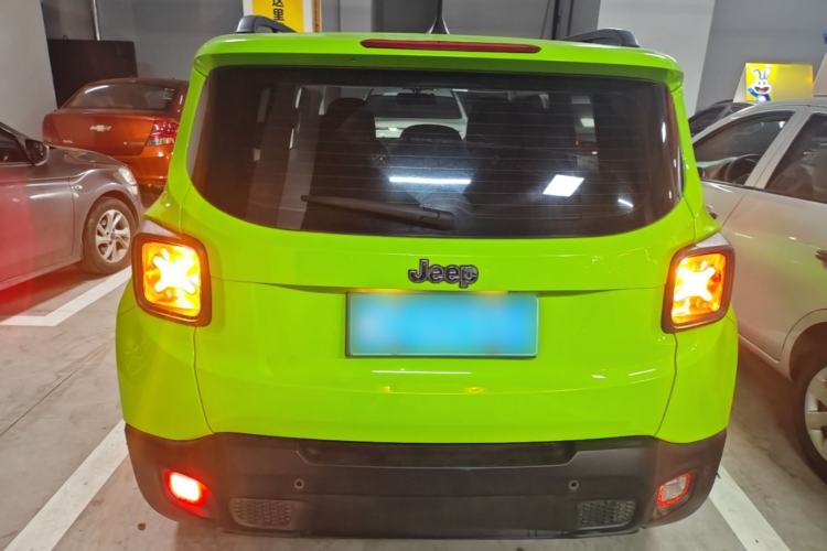 Used Jeep Renegade 2018 Connected Large Screen Version 180T Automatic High-Energy Edition Rear