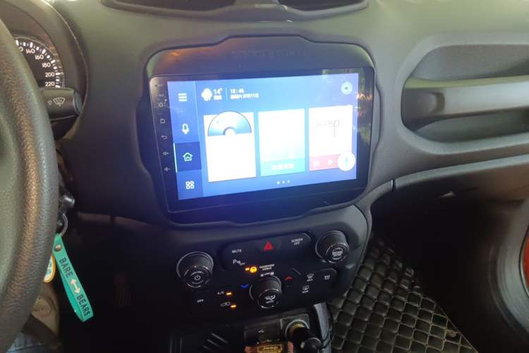 Used Jeep Renegade 2018 Connected Large Screen Version 180T Automatic High-Energy Edition Audio And AC Panel