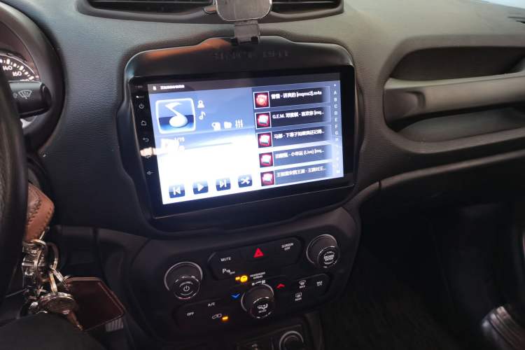 Used Jeep Renegade 2018 Connected Large Screen Version 180T Automatic High-Energy Edition Audio And AC Panel