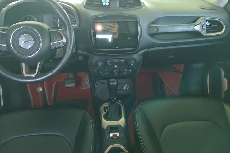 Used Jeep Renegade 2018 Connected Large Screen Version 180T Automatic High-Energy Edition Audio And AC Panel