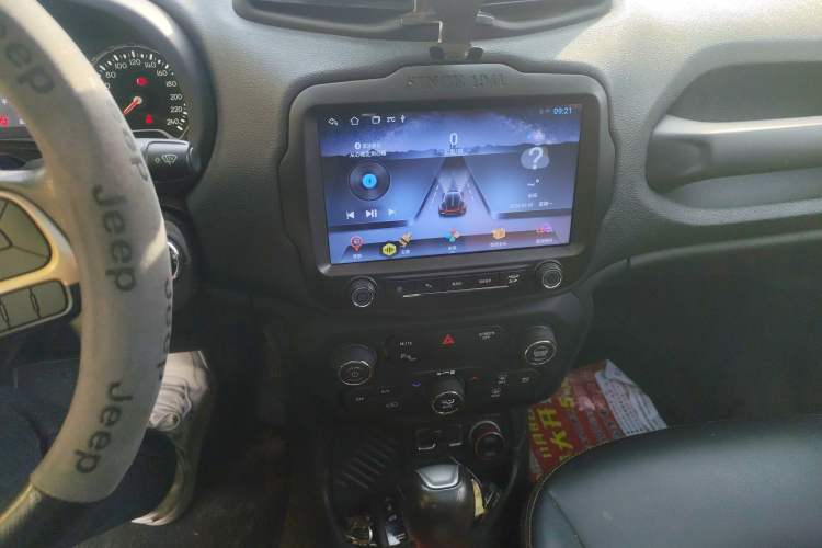 Used Jeep Renegade 2018 Connected Large Screen Version 180TS Automatic High-Energy Edition Audio And AC Panel
