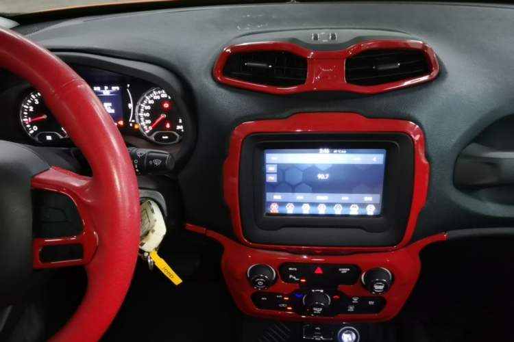 Used Jeep Renegade 2018 Connected Large Screen Version 180TS Automatic High-Energy Edition Audio And AC Panel
