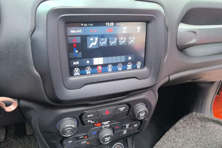 Used Jeep Renegade 2018 Connected Large Screen Version 180T Automatic High-Energy Edition Audio And AC Panel