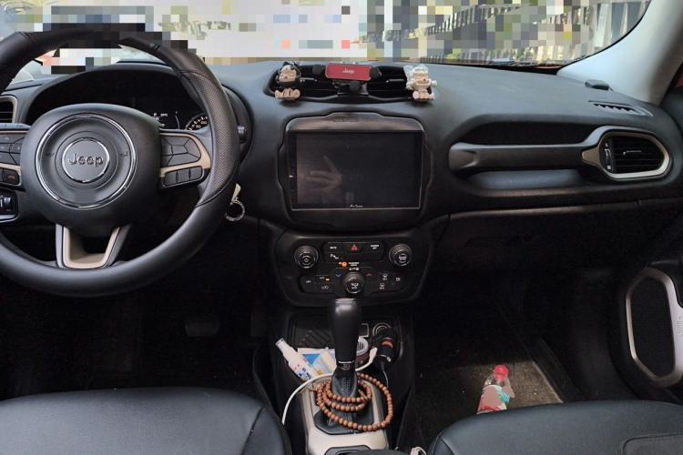 Used Jeep Renegade 2018 Connected Large Screen Version 180T Automatic High-Energy Edition Center Console